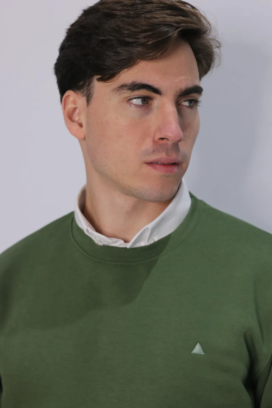 SUDADERA BÁSICA VERDE CAQUI TRIÁNGULO - Imagen 3