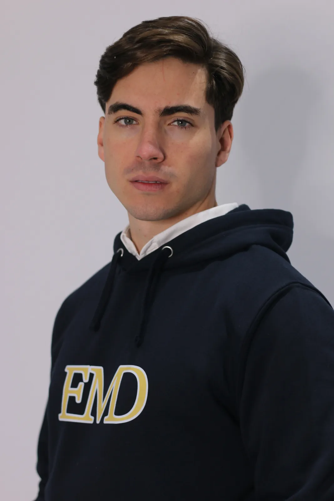 SUDADERA EMD CON CAPUCHA AZUL MARINO - Imagen 2