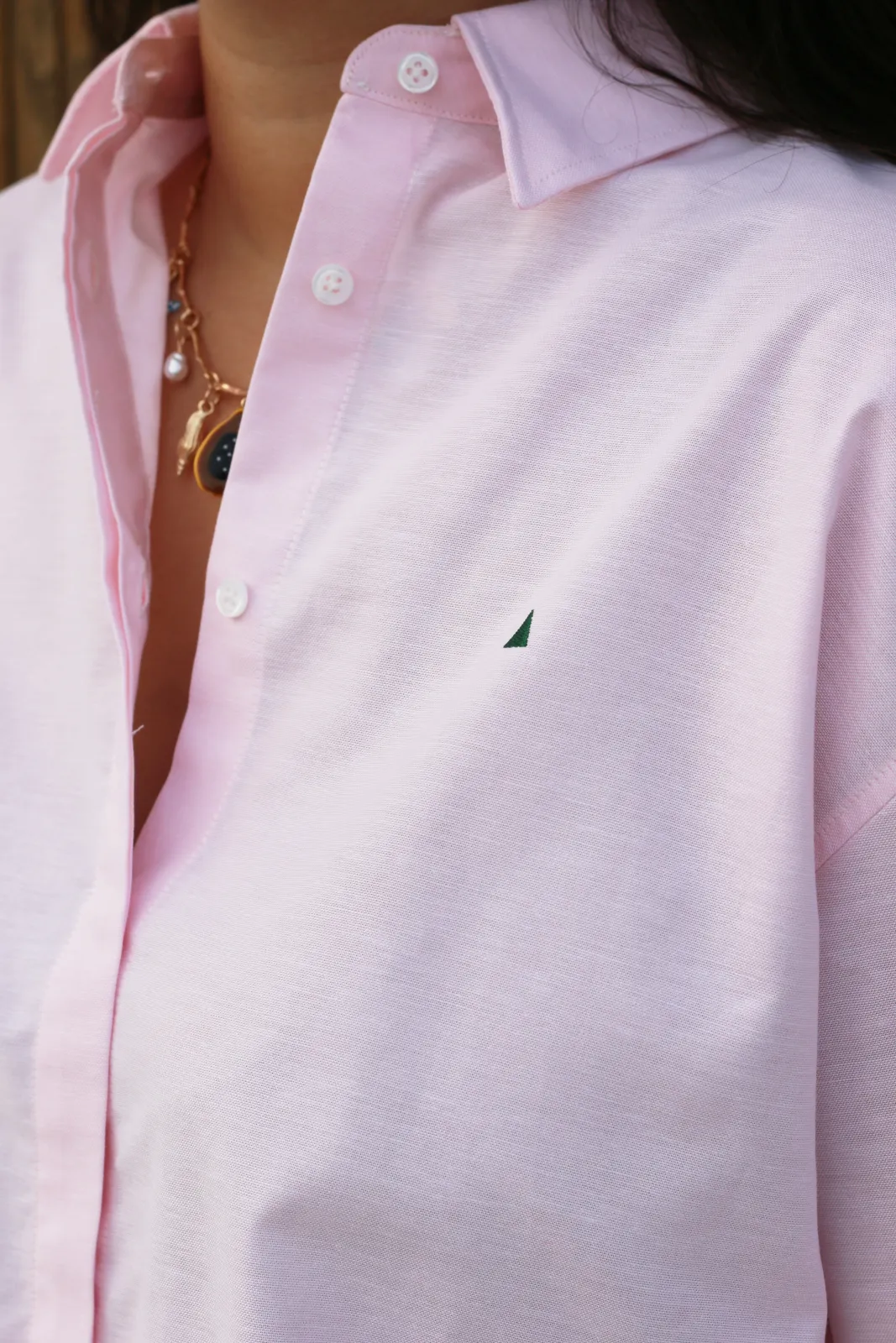 CAMISA OVERSIZE ROSA TRIÁNGULO - Imagen 2