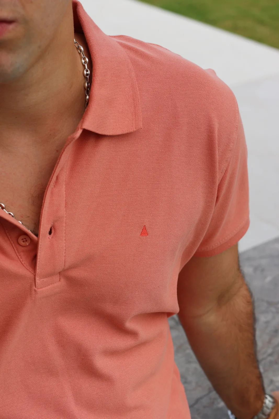 POLO BÁSICO SALMÓN TRIÁNGULO - Imagen 3