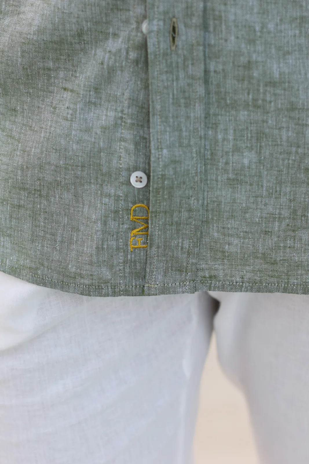 CAMISA LINO VERDE CAQUI TRIÁNGULO - Imagen 4