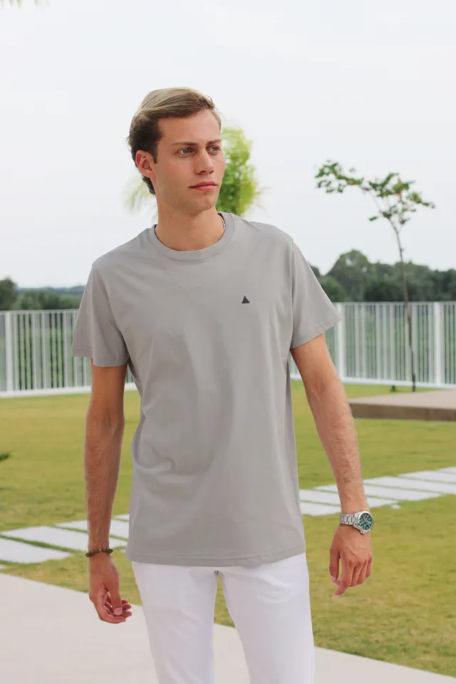 CAMISETA BÁSICA GRIS TRIÁNGULO