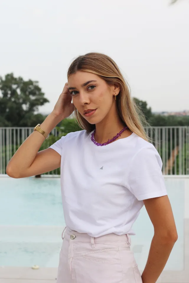 CAMISETA BÁSICA BLANCA TRIÁNGULO