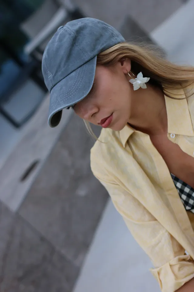 GORRA ENVEJECIDA GRIS TRIÁNGULO