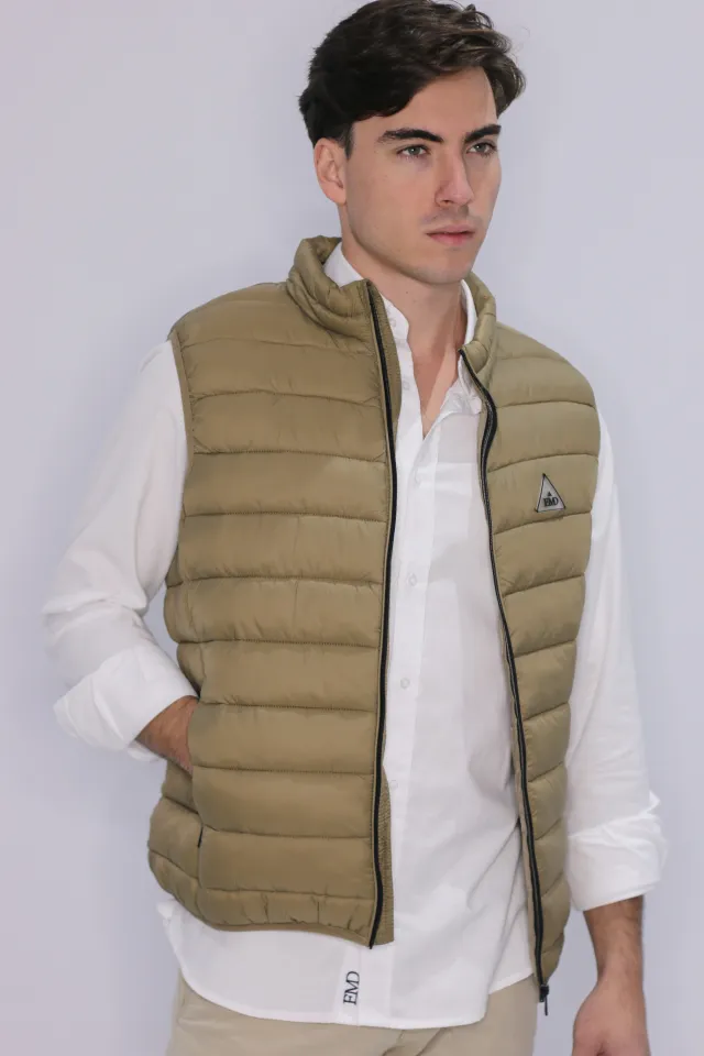 CHALECO BEIGE TRIÁNGULO ENGOMADO